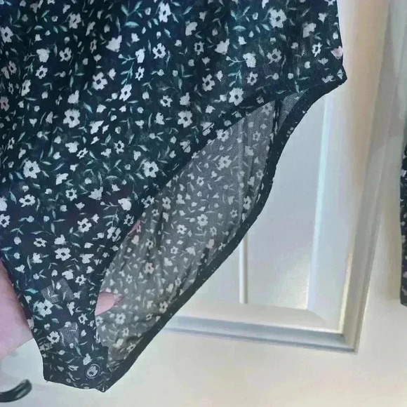 Forever 21 sheer floral bodysuit - Picture 3 of 8